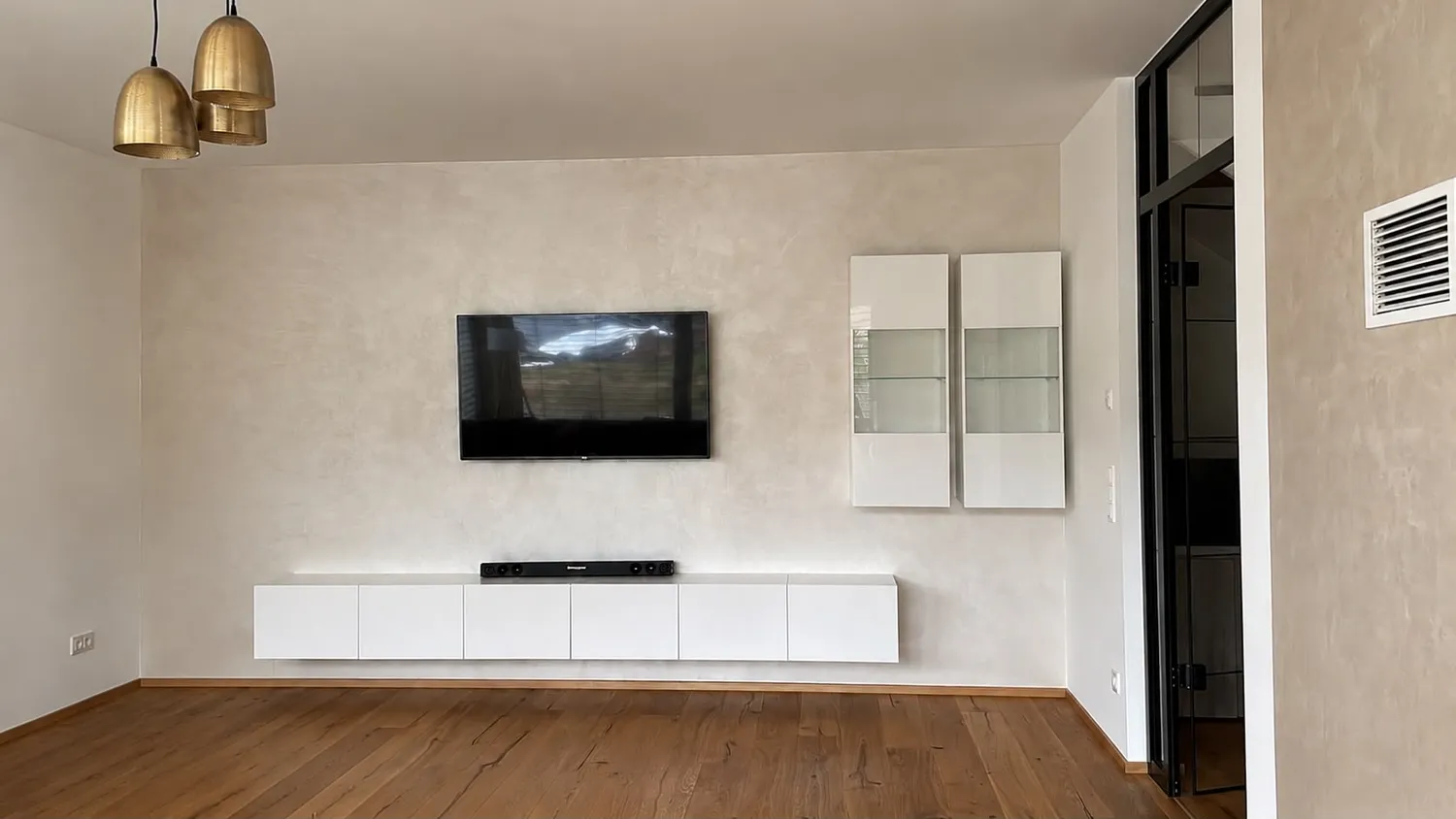 Karl Hansel Inh. – Baudekoration – Kreative Wandgestaltung